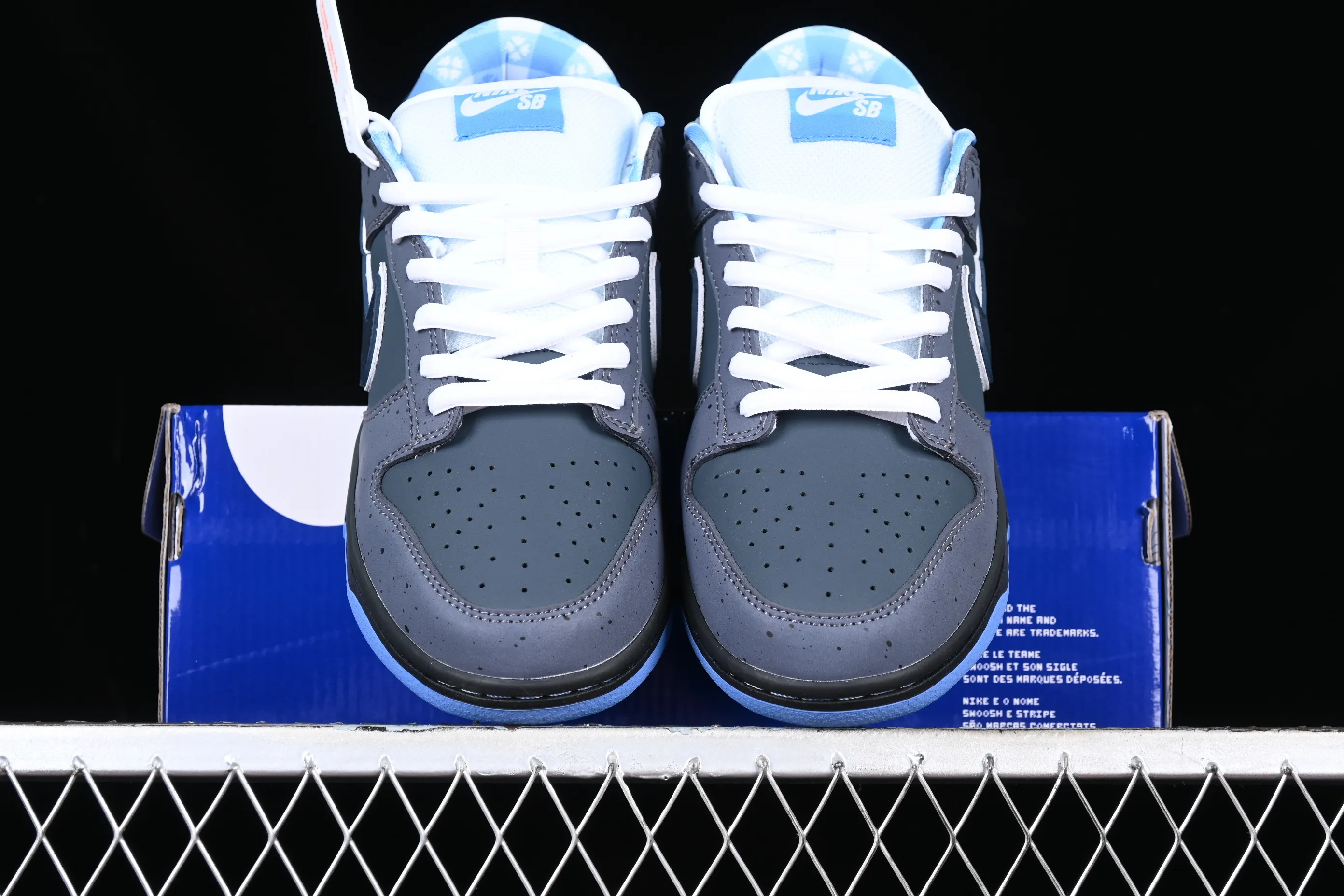 All Categories Nk SB Dunk Series Nk SB Dunk Low Low-top sneakers F version Concepts x Nk Dunk Low Pro SB "Blue Lobster" Blue Lobster SB low-top sports and leisure sneakers 313170-342